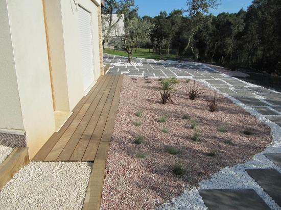 ﻿Pose de clôtures en bois à Montpellier